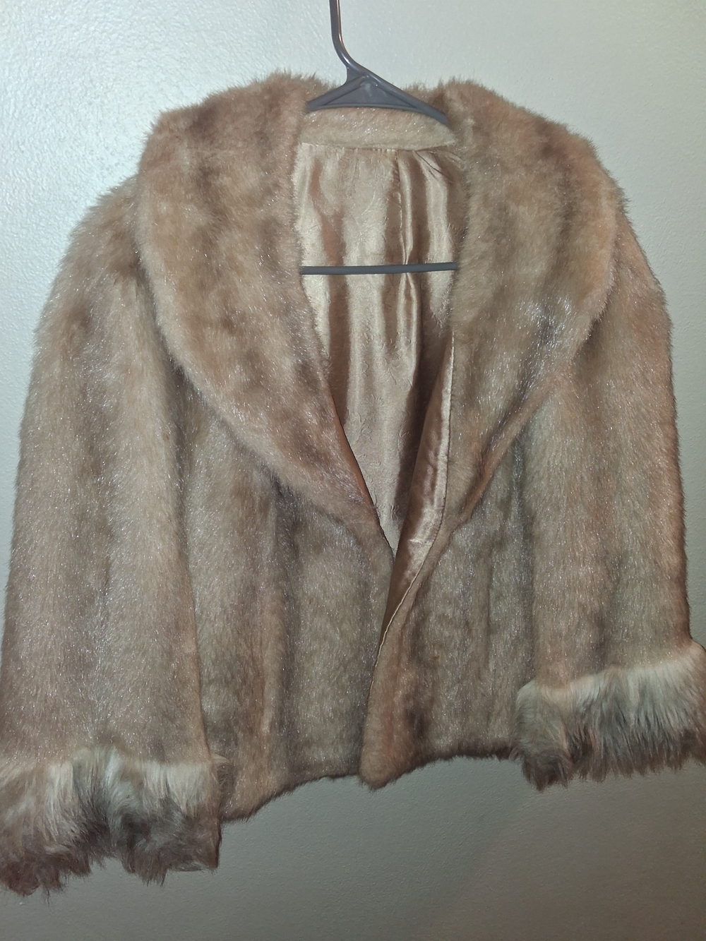 Vintage Short Faux Fur Cape in Light Brown - Elegant Open Front